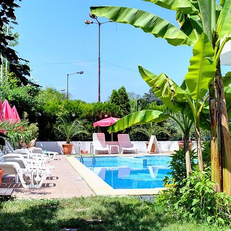 Hotel Feniks ロゼネッツ エクステリア 写真