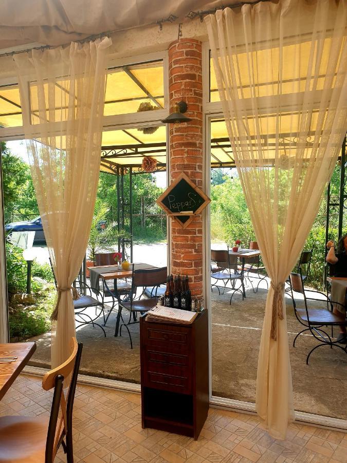 Hotel Feniks ロゼネッツ エクステリア 写真