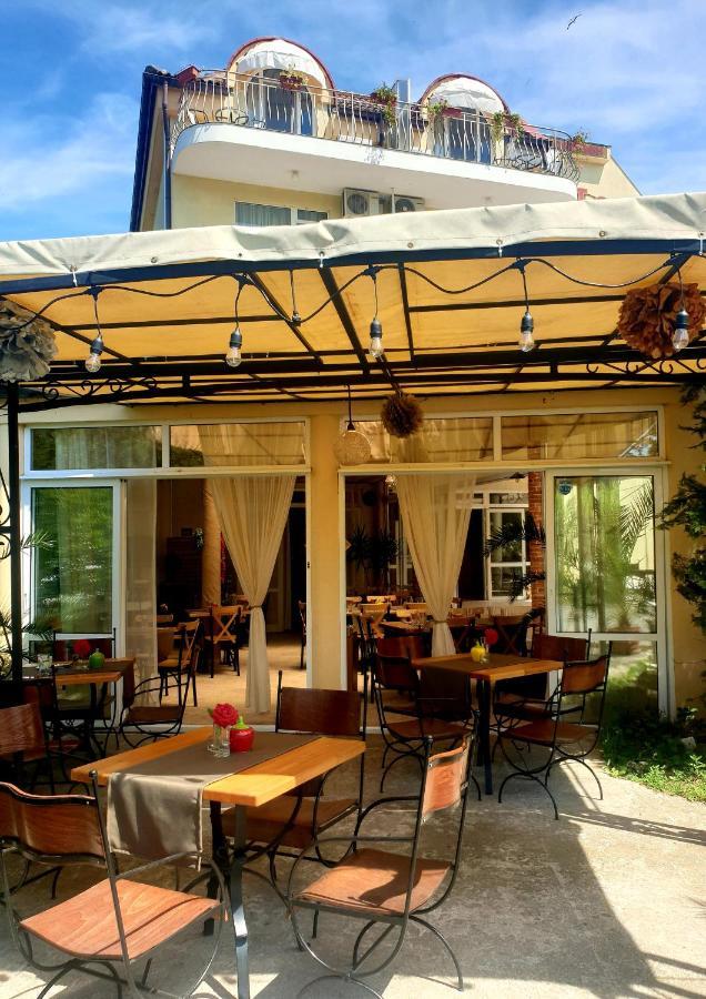 Hotel Feniks ロゼネッツ エクステリア 写真