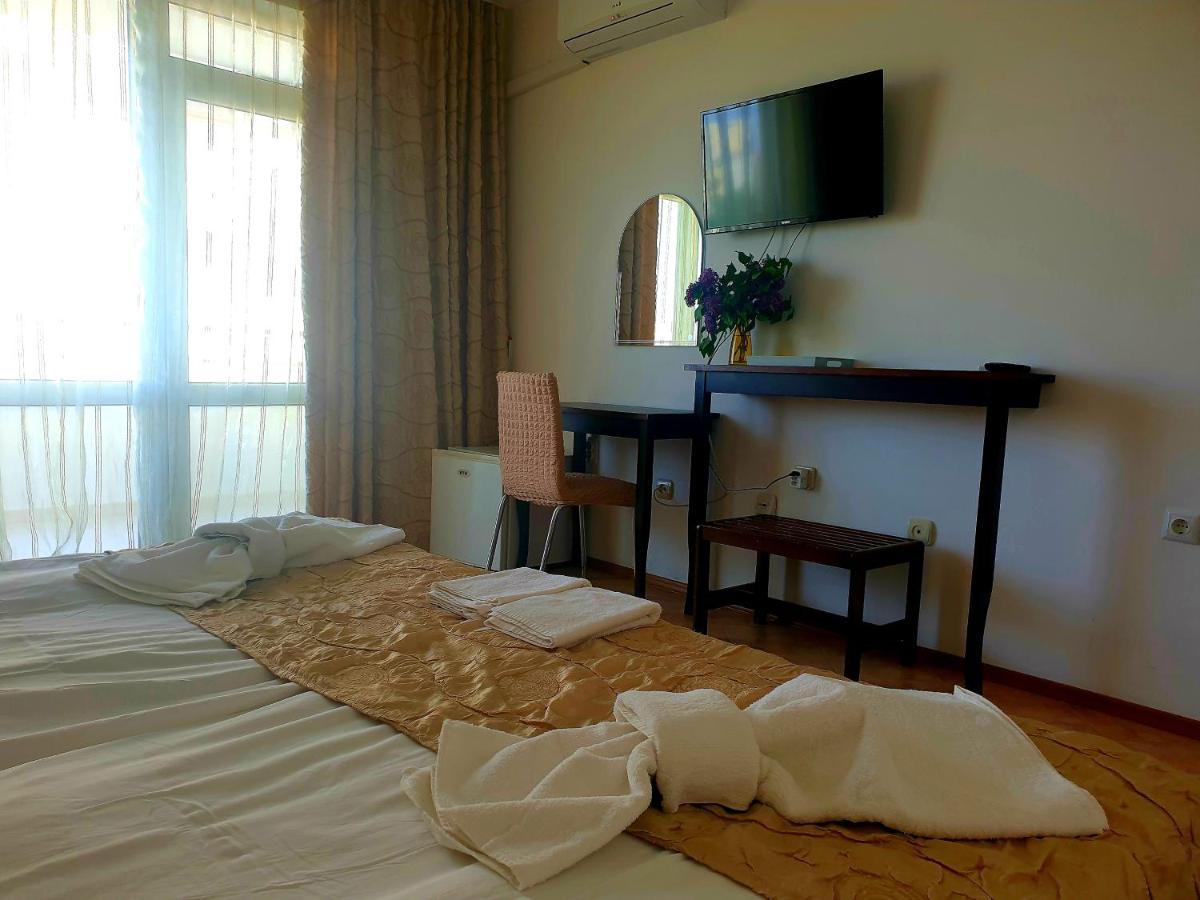 Hotel Feniks ロゼネッツ エクステリア 写真
