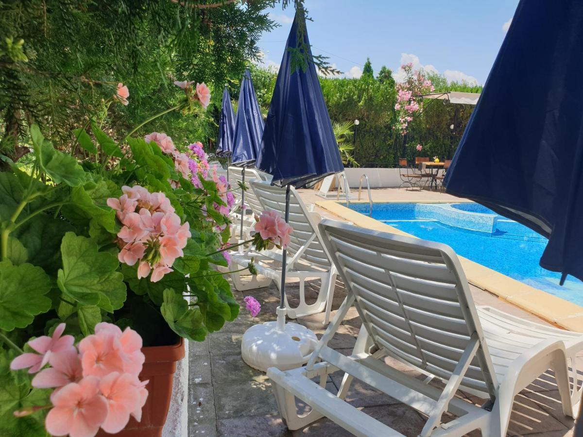 Hotel Feniks ロゼネッツ エクステリア 写真